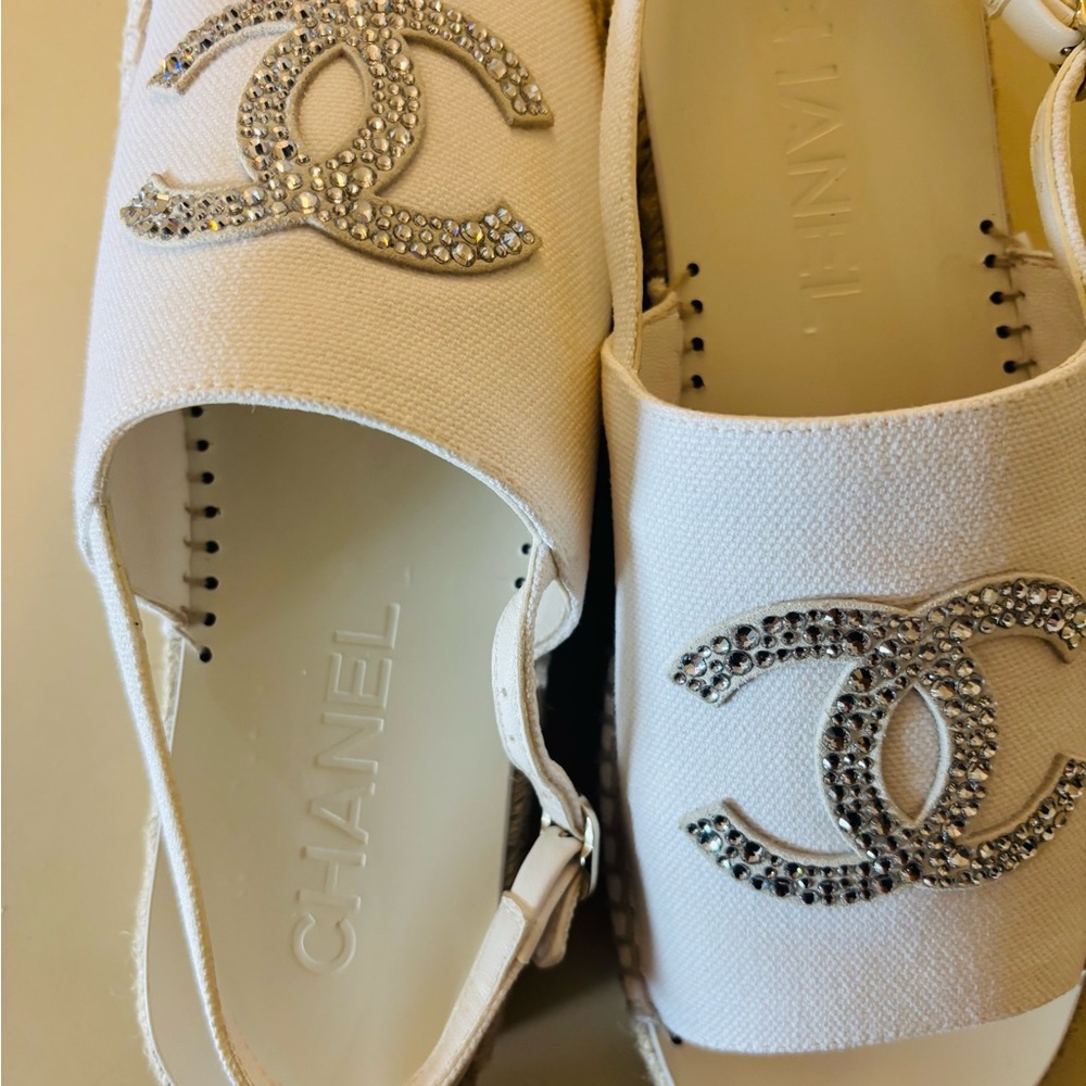 CHANEL White Flats with Crystal Embellishments